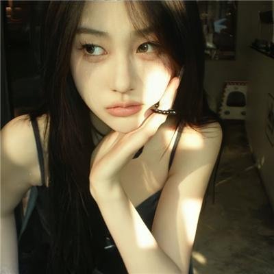 彩凤云裳高清封面