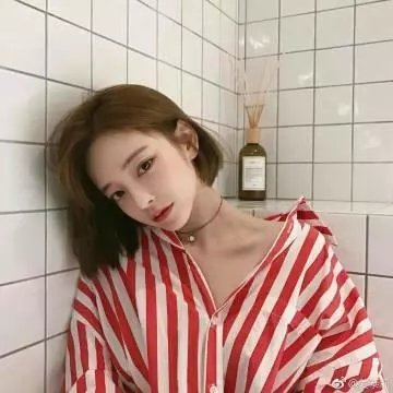 美丽但贫穷高清封面